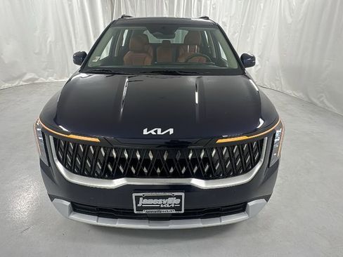 New 2026 Kia Carnival EX FWD image 8