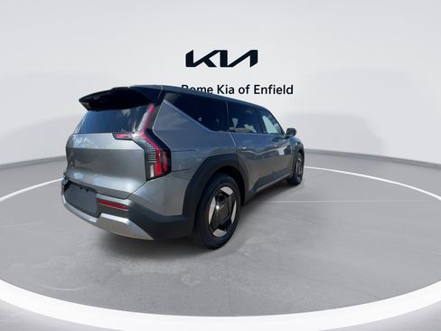 Certified 2024 Kia EV9 Light Long Range RWD image 8