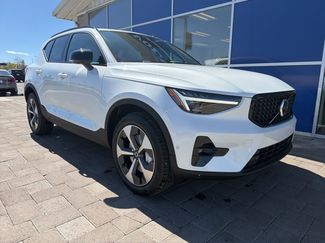 New 2026 Volvo XC40 B5 Plus w/ Protection Package Premier AWD/4WD video 2