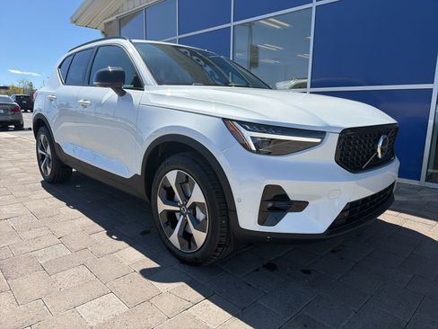 New 2026 Volvo XC40 B5 Plus w/ Protection Package Premier AWD/4WD image 2