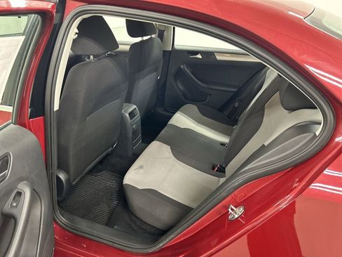 Used 2017 Volkswagen Jetta S image 19