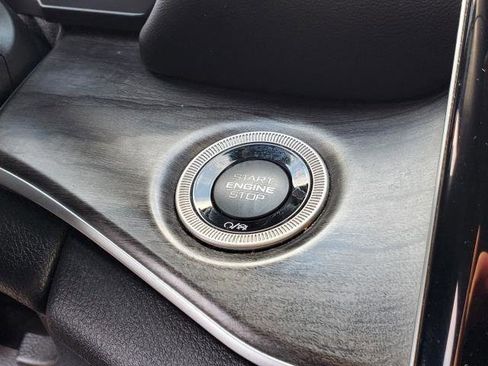 Used 2023 Jeep Grand Cherokee L Limited w/ Black Appearance Package image 14