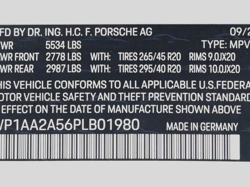 Used 2023 Porsche Macan AWD/4WD image 30
