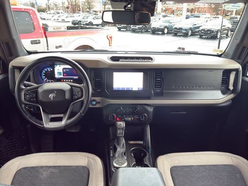 Used 2022 Ford Bronco Wildtrak image 11