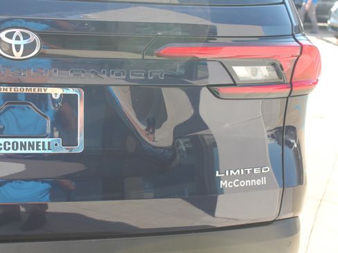 Used 2024 Toyota Grand Highlander AWD image 5