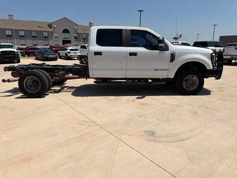Used 2019 Ford F350 XL w/ Power Equipment Group AWD/4WD image 2