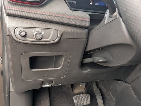 Used 2024 Chevrolet TrailBlazer RS FWD image 17