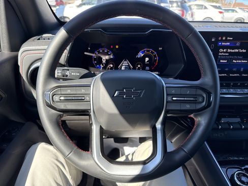 Used 2025 Chevrolet Colorado Z71 image 16