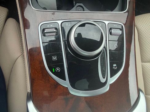 Used 2019 Mercedes-Benz GLC 300 4MATIC image 34