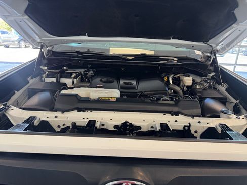 Used 2022 Toyota Tundra SR5 w/ SR5 Premium Package RWD image 21