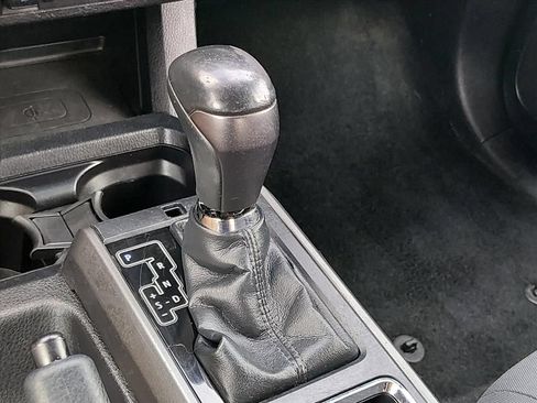 Used 2019 Toyota Tacoma 2WD Double Cab image 21