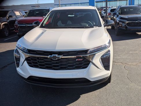 New 2026 Chevrolet Trax RS w/ Sunroof Package image 2