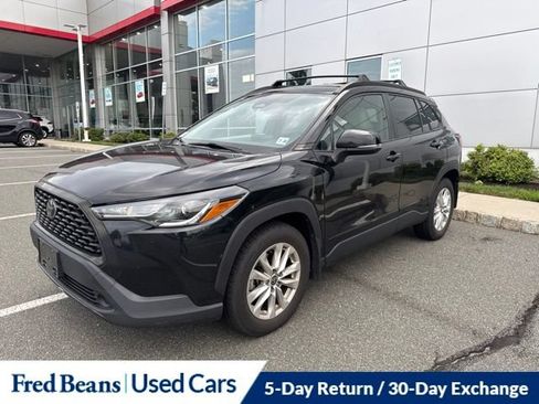 Used 2023 Toyota Corolla Cross LE w/ Moonroof Package AWD/4WD image 16