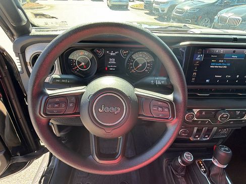 Used 2025 Jeep Wrangler Sport image 24