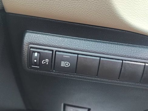 Used 2025 Toyota Corolla LE FWD image 11