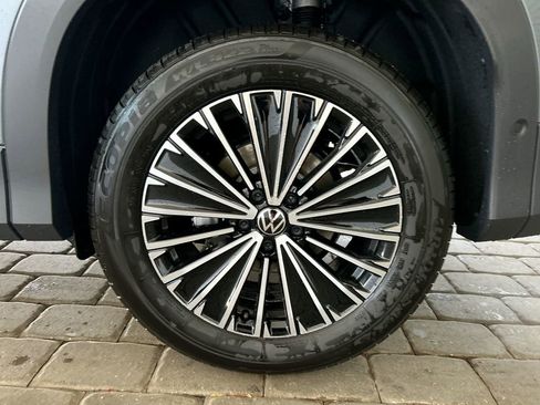 New 2026 Volkswagen Tiguan S FWD image 40