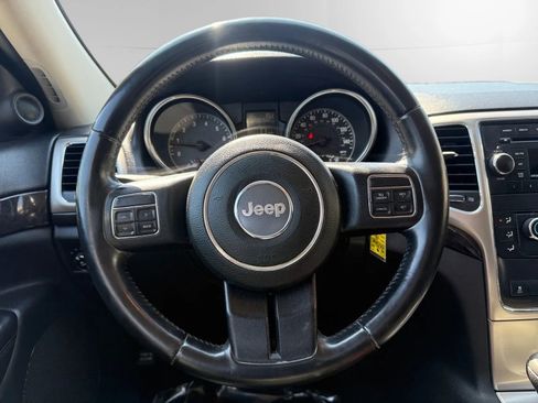 Used 2013 Jeep Grand Cherokee Laredo image 16