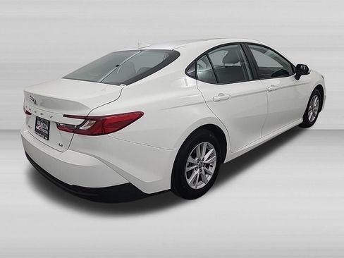 Used 2026 Toyota Camry LE FWD image 4