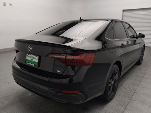 Used 2024 Volkswagen Jetta SE FWD image 9