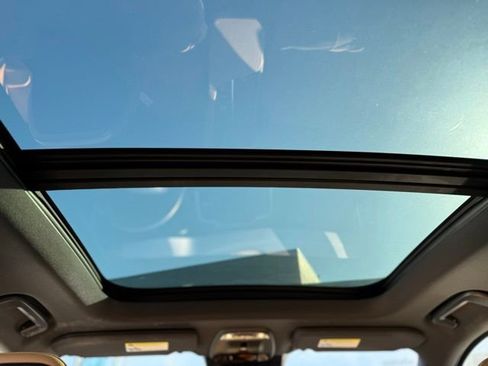 Used 2019 Volvo XC90 T6 Momentum w/ Advanced Package image 16