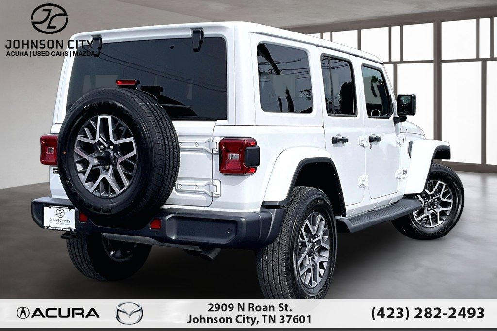 Used 2026 Jeep Wrangler Unlimited Sahara AWD/4WD image 2