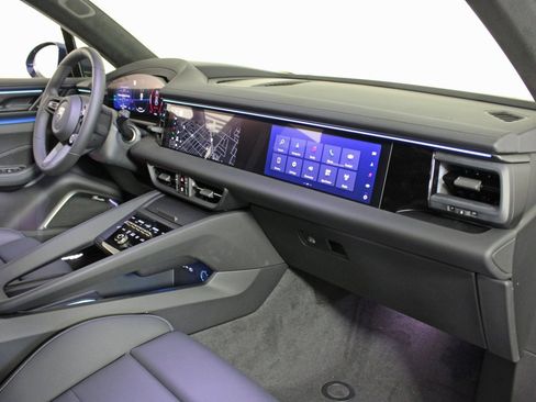 Used 2025 Porsche Macan Turbo Electric image 37