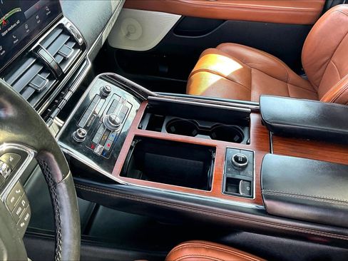 Used 2020 Lincoln Navigator L Reserve w/ Luxury Package AWD/4WD image 15