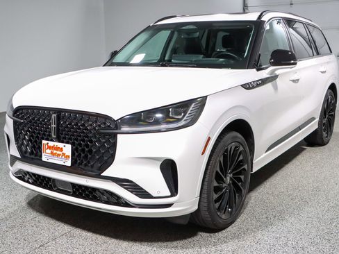 Used 2025 Lincoln Aviator Reserve w/ Equipment Group 201A AWD/4WD image 35