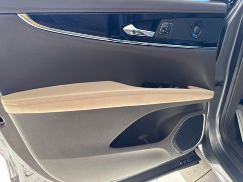 Used 2022 Lincoln Nautilus Reserve w/ Equipment Group 201A image 14