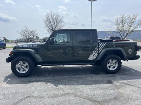 Used 2021 Jeep Gladiator Sport AWD/4WD image 7