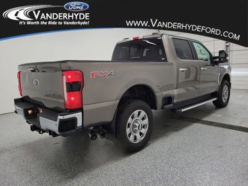 Used 2023 Ford F250 Lariat w/ Chrome Package image 3