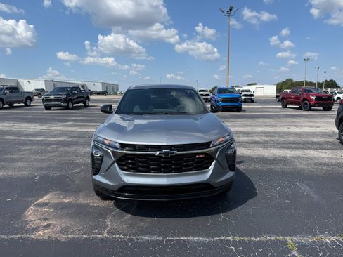 New 2026 Chevrolet Trax RS image 4
