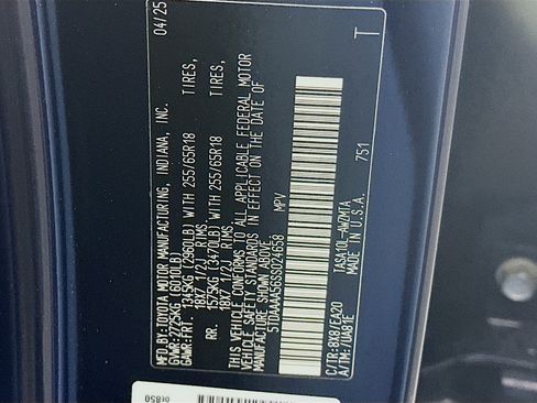 Used 2025 Toyota Grand Highlander XLE image 12