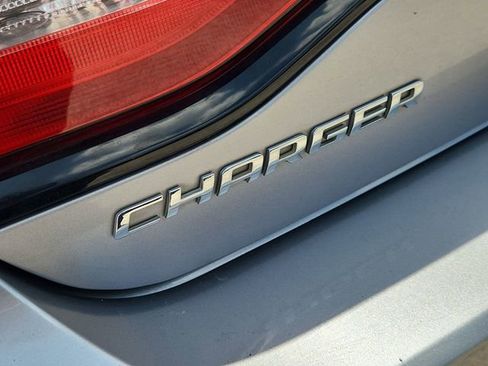 Used 2014 Dodge Charger SE RWD image 28