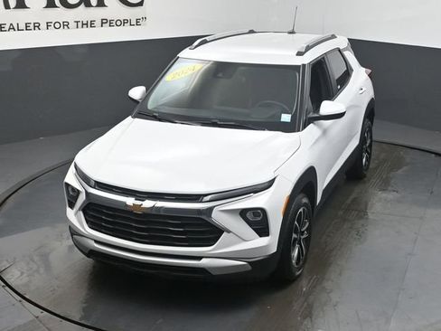 Used 2024 Chevrolet TrailBlazer LT w/ LT Cold Weather Package FWD image 46