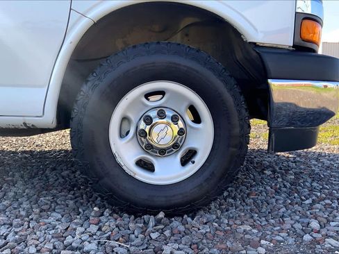 Used 2019 Chevrolet Express 3500 LT w/ LT Preferred Equipment Group image 8