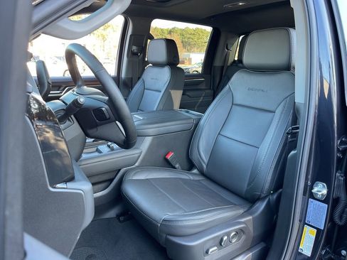 Used 2025 GMC Sierra 3500 Denali w/ Denali Reserve Package image 21