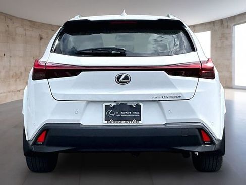 New 2026 Lexus UX 300h AWD image 4