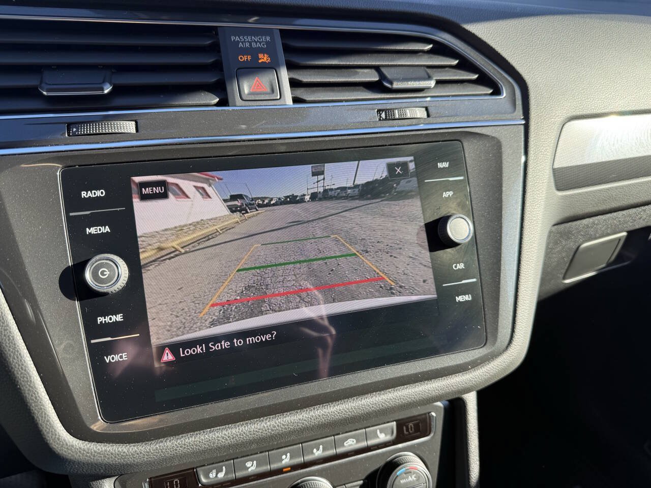 Used 2019 Volkswagen Tiguan SEL Premium AWD/4WD image 29