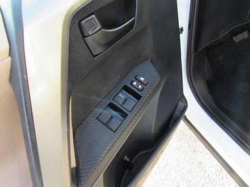 Used 2013 Toyota RAV4 XLE image 13