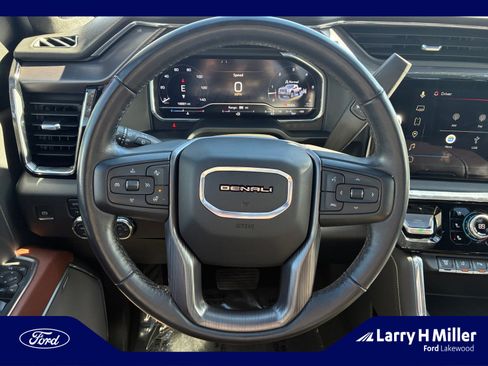 Used 2024 GMC Sierra 2500 Denali Ultimate image 9