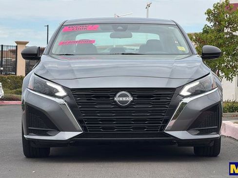 Used 2024 Nissan Altima 2.5 SV FWD image 9