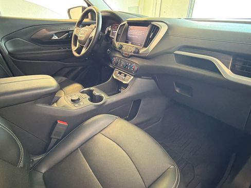 Used 2023 GMC Terrain SLT w/ Tech Package FWD image 27