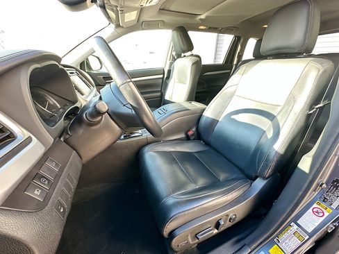 Used 2018 Toyota Highlander XLE image 13