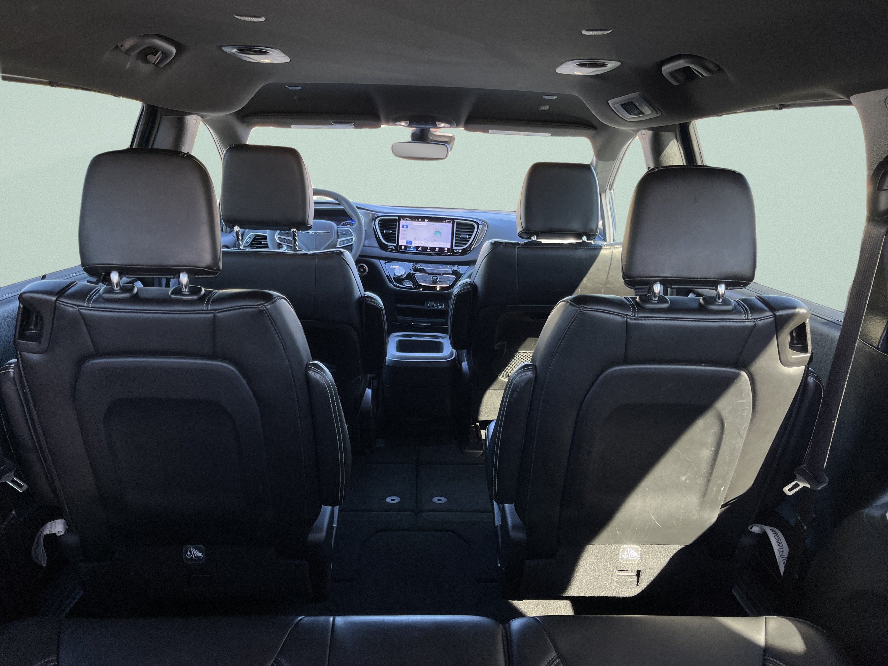 Used 2025 Chrysler Pacifica Select FWD image 11