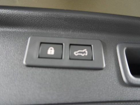 Certified 2023 Subaru Forester Limited image 39