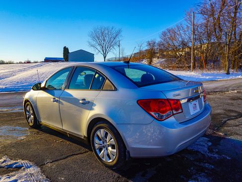 Used 2014 Chevrolet Cruze LS image 5