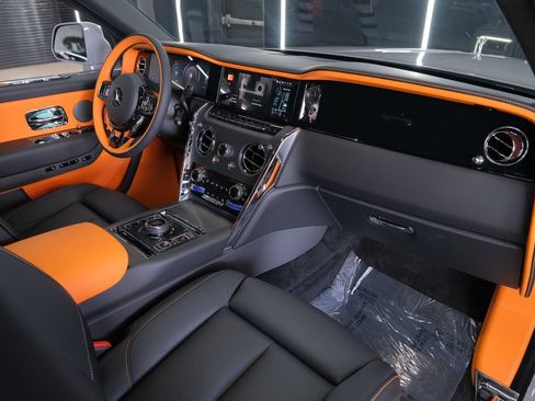Used 2026 Rolls-Royce Cullinan AWD/4WD image 15