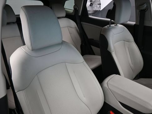 Used 2024 Kia Sportage EX FWD image 42
