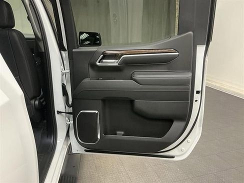 New 2026 GMC Sierra 1500 Elevation w/ Elevation Premium Package AWD/4WD image 9